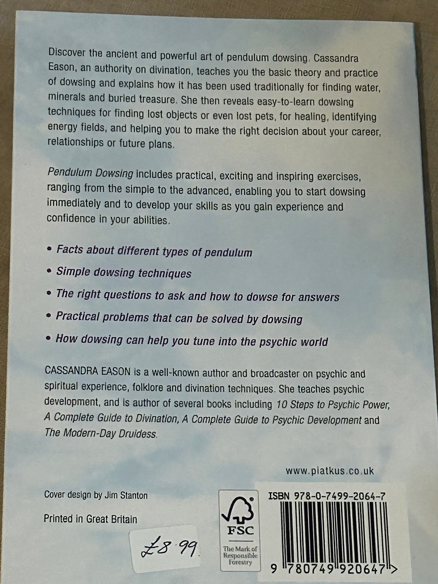 Pendulum Dowsing by Cassandra Eason